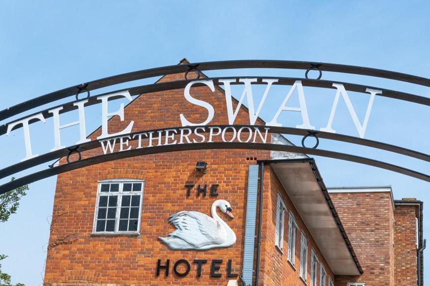 The Swan Hotel Wetherspoon เลห์ตันบัซซาร์ด ภายนอก รูปภาพ